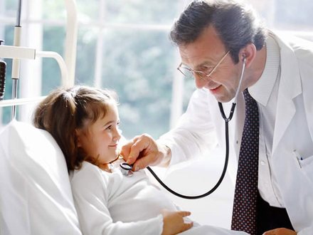 Doctors discussing a patient care plan